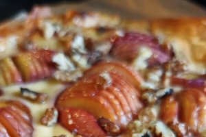Tartă cu iaurt și nectarine - Desertul rapid și delicios