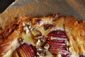 Tartă cu iaurt și nectarine - Desertul rapid și delicios