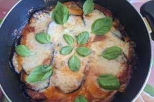 Melanzane alla parmigiana – Reteta simpla, rapida si plina de savoare