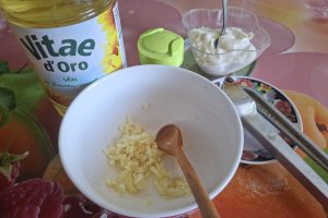 Sos de usturoi cu smantana - pur si simplu delicios