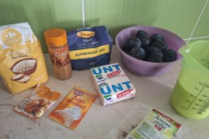 Prăjitura Cobbler cu prune și scorțișoară - Reteta gustoasa si aromata