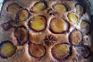 Prăjitura Cobbler cu prune și scorțișoară - Reteta gustoasa si aromata