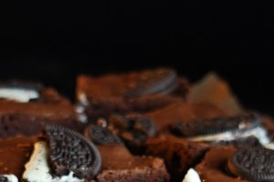 Brownie cu Oreo - Desertul ciocolatos și savuros