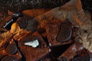 Brownie cu Oreo - Desertul ciocolatos și savuros