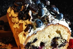 Chec cu Oreo și afine - Deliciu pufos și aromat
