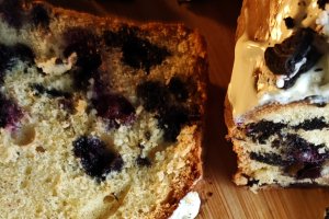Chec cu Oreo și afine - Deliciu pufos și aromat