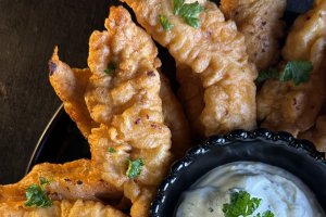 Crispy de pui în aluat cu bere - Rețeta ușoară și savuroasă