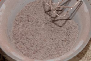 Prajitura cu mango si pralina cu alune de padure - Reteta delicioasa de casa