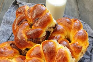 Chifle cu nutella - Fragede, aromate si pline de crema
