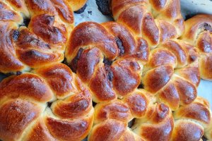 Chifle cu nutella - Fragede, aromate si pline de crema