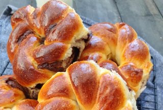 Chifle cu nutella - Fragede, aromate si pline de crema