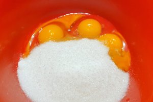 Prajitură cu dovleac plăcintar și bezea cu nuci - Deliciu de toamnă