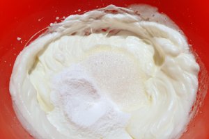 Prajitură cu dovleac plăcintar și bezea cu nuci - Deliciu de toamnă