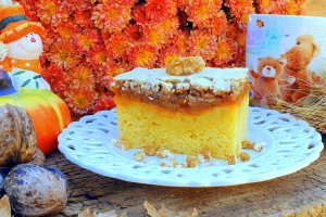 Prajitură cu dovleac plăcintar și bezea cu nuci - Deliciu de toamnă