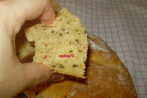 Paine cu masline,cartofi si ardei rosu copt