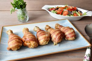 Copanele de pui in bacon - Reteta rapida la cuptor