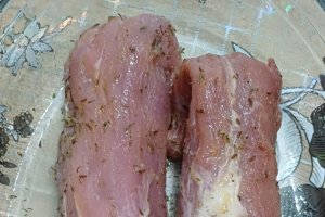Muschiulet de porc cu sos de smantana - Reteta gustoasa la cuptor