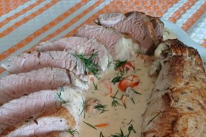 Muschiulet de porc cu sos de smantana - Reteta gustoasa la cuptor