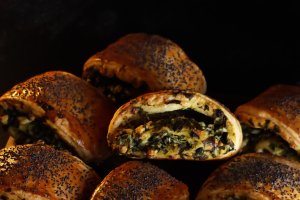Rulouri cu brânză feta și spanac - Savuroase și ușor de făcut