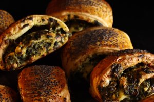 Rulouri cu brânză feta și spanac - Savuroase și ușor de făcut