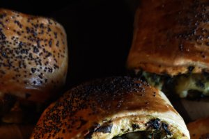 Rulouri cu brânză feta și spanac - Savuroase și ușor de făcut