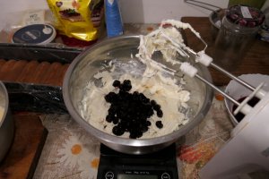 Desert cu cirese din dulceata de cirese negre amare