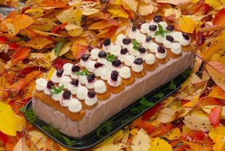 Desert cu cirese din dulceata de cirese negre amare