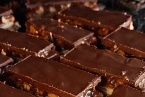 Prăjitura Snickers - Rețeta delicioasă de casă