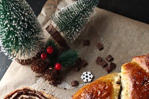 Cozonac cu alune de pădure și ciocolată - Rețeta pentru un desert pufos și delicios