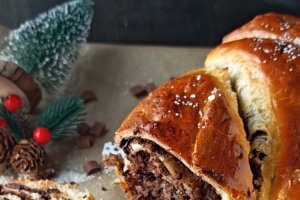Cozonac cu alune de pădure și ciocolată - Rețeta pentru un desert pufos și delicios