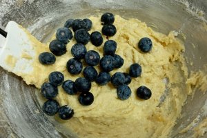 Banana bread cu afine si nuci - Reteta delicioasa