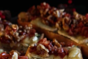 Bruschete cu brânză Camembert și bacon - Delicioase și ușor de făcut