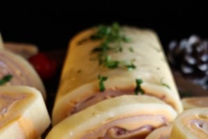Ruladă de cașcaval - Aperitivul rapid și gustos