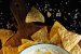 Cremă de brânză cu usturoi și nachos - Rețeta perfectă pentru un snack gustos-1