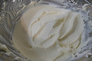 Prajitura cu nuca, mere si crema de vanilie - Reteta delicioasa