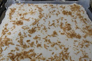 Prajitura cu nuca, mere si crema de vanilie - Reteta delicioasa
