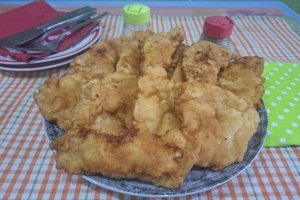 Snitel pane din piept de pui, in pesmet – crocant, gustos si satios