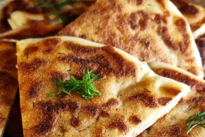 Plăcinte cu mozzarella, kefir și mărar - Rapide și delicioase