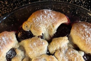Cobbler cu prune - Desertul simplu care te cucerește