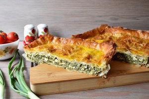Spanakopita, placinta sarata cu spanac si branza - Reteta savuroasa de casa