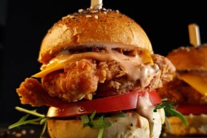 Burger de pui - Rețeta savuroasă de casă