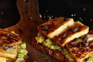 Bruschete cu brânză halloumi - Delicioase și ușor de făcut