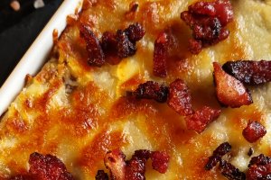 Cremă de brânză cu cheddar și bacon - Rețeta savuroasă la cuptor