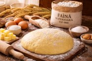Ce tipuri de făină se recomandă pentru aluatul de cozonac ca să iasă pufos și gustos