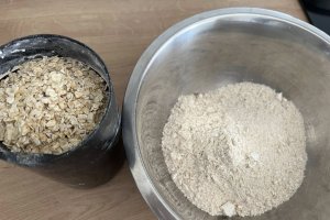Prajitura cu mere, nuci si fulgi de ovaz - Reteta dietetica si usoara