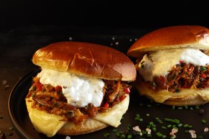 Burger cu carne rămasă - Simplu, rapid și gustos