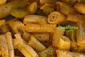 Garnitură de fasole galbenă cu usturoi verde - Cea mai simplă și gustoasă rețetă