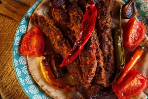 Adana kebab - Rețeta turcească plină de savoare