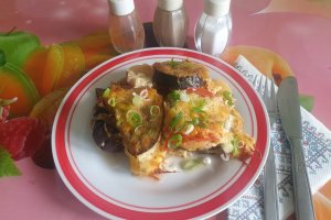 Gratin de vinete cu cartofi si cascaval – Savuros si simplu de facut