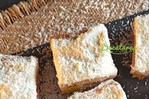 Prăjitură cu căpșuni și cremă fină - Desert delicios și aromat